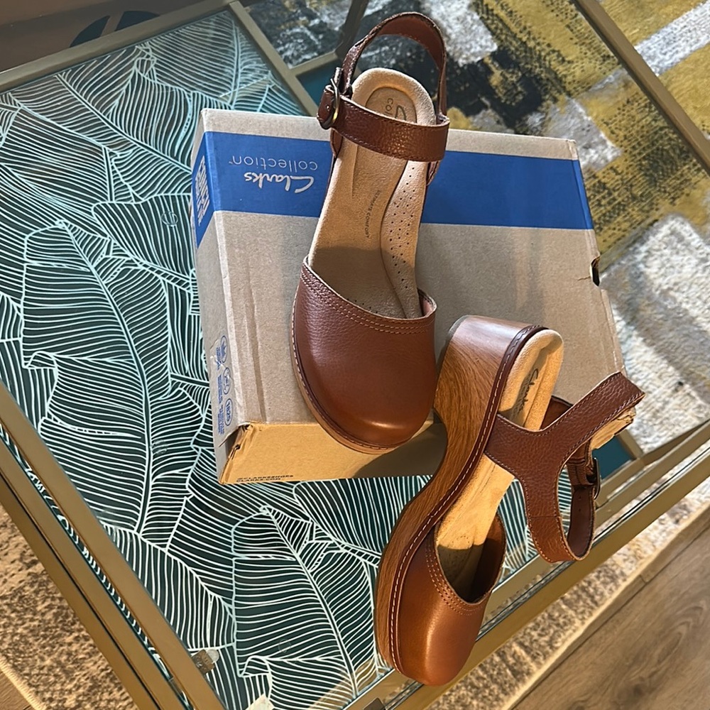 New Clarks Paizlee Bay tan genuine leather platform clogs 10M/UK 7 1/2/EU 41 1/2